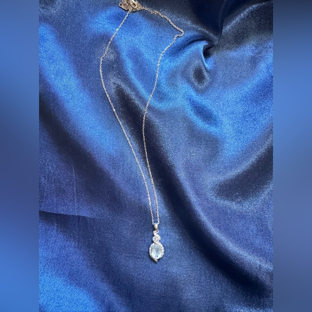 Kay Jewelers Silver and Blue Pendant Necklace